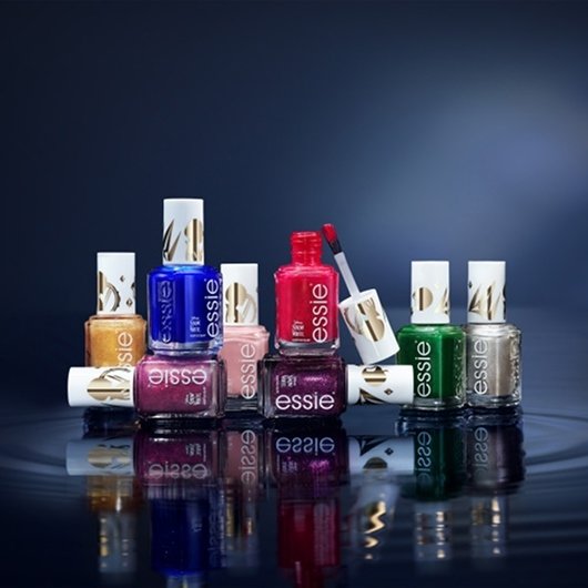 Εντυπωσιακά νύχια με τη νέα συλλογή Snow White της essie!