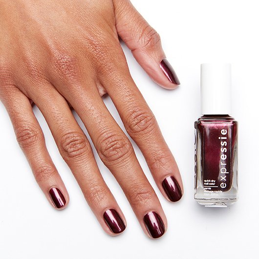 Essie Βερνίκι Νυχιών Breaking the Bold On Hand 2
