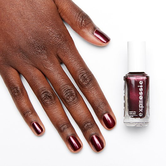 Essie Βερνίκι Νυχιών Breaking the Bold On Hand 3