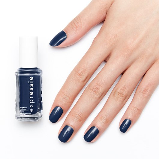 essie expressie left on shred, προϊόν σε χέρι