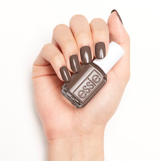 essie sleigh it βερνίκι νυχιών, προϊόν σε χέρι