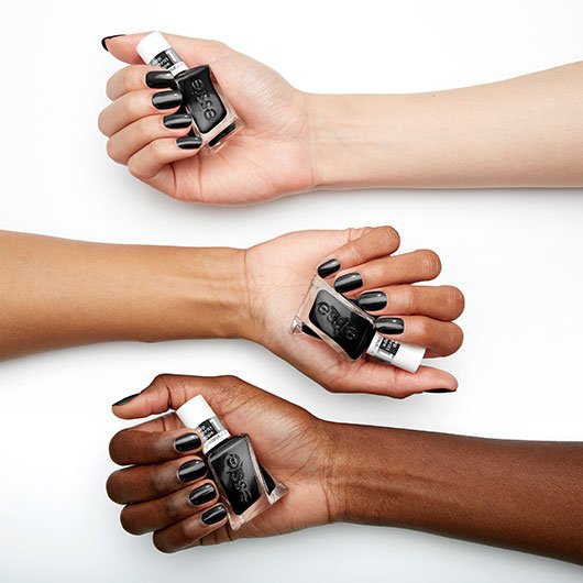 like it loud gel couture on hands