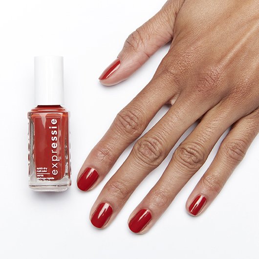 Essie Βερνίκι Νυχιών Bolt And Be Bold Hand 2