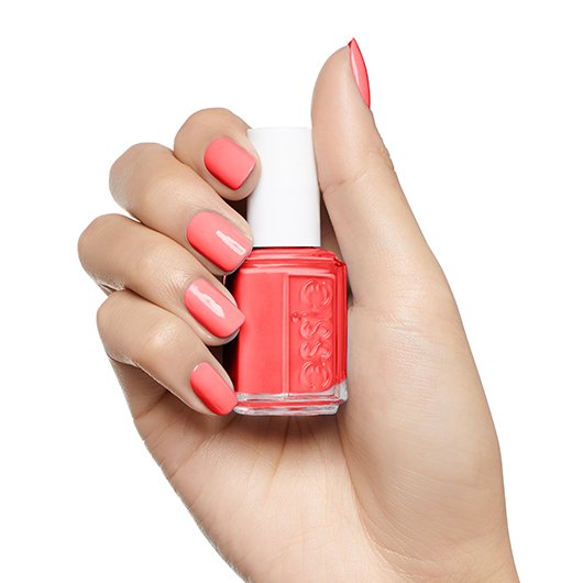 essie sunday funday βερνίκι νυχιών, προϊόν σε χέρι