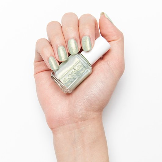 essie peppermint condition βερνίκι νυχιών στο χέρι