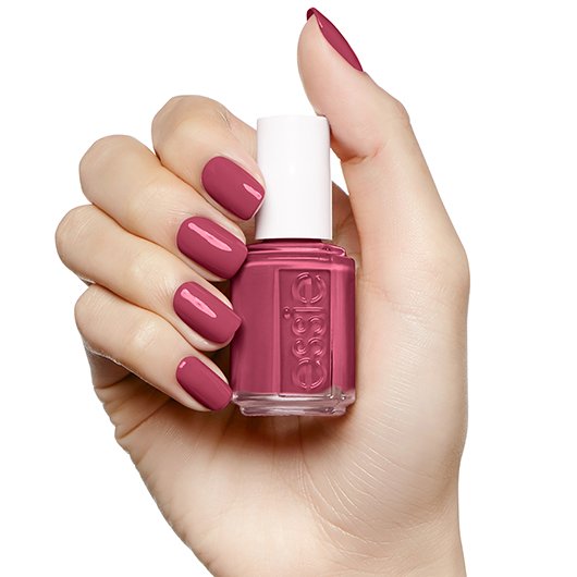 essie in stitches βερνίκι νυχιών στο χέρι