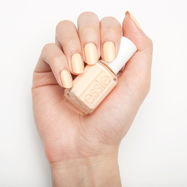 essie feeling wellies spring βερνίκι νυχιών στο χέρι