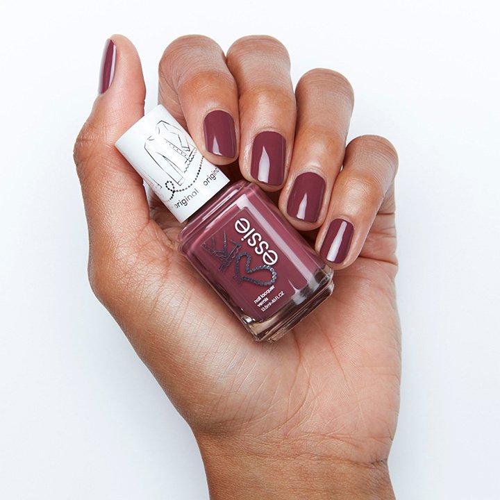 Essie Βερνίκι Νυχιών Angora Cardi Hand 2