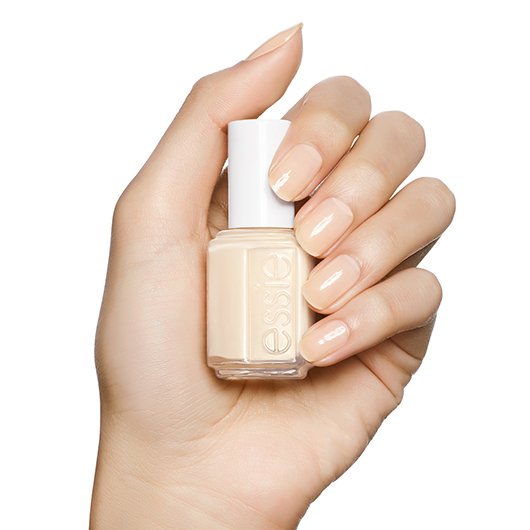 essie allure βερνίκι νυχιών στο χέρι