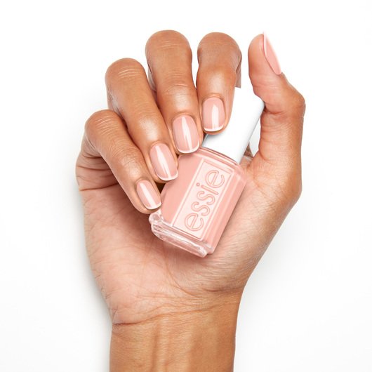 ESSIE-enamel-spaghetti-strap-Hand-2-530