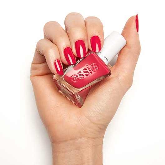 essie gel couture the it factor στο χέρι
